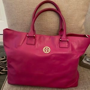 TORY BURCH FUCHSIA LEATHER BAG